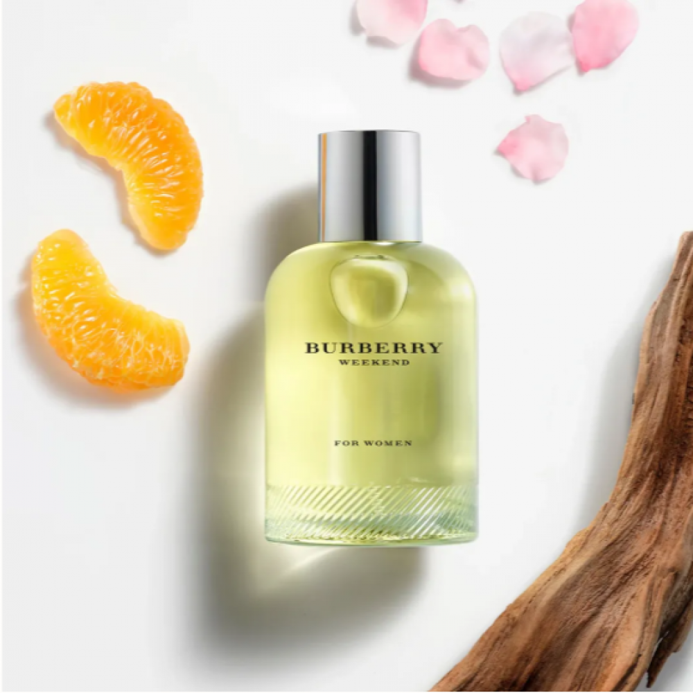 Burberry Weekend Women Eau De Parfum Spray 50ml ΣΕΤ ΔΩΡΟΥ