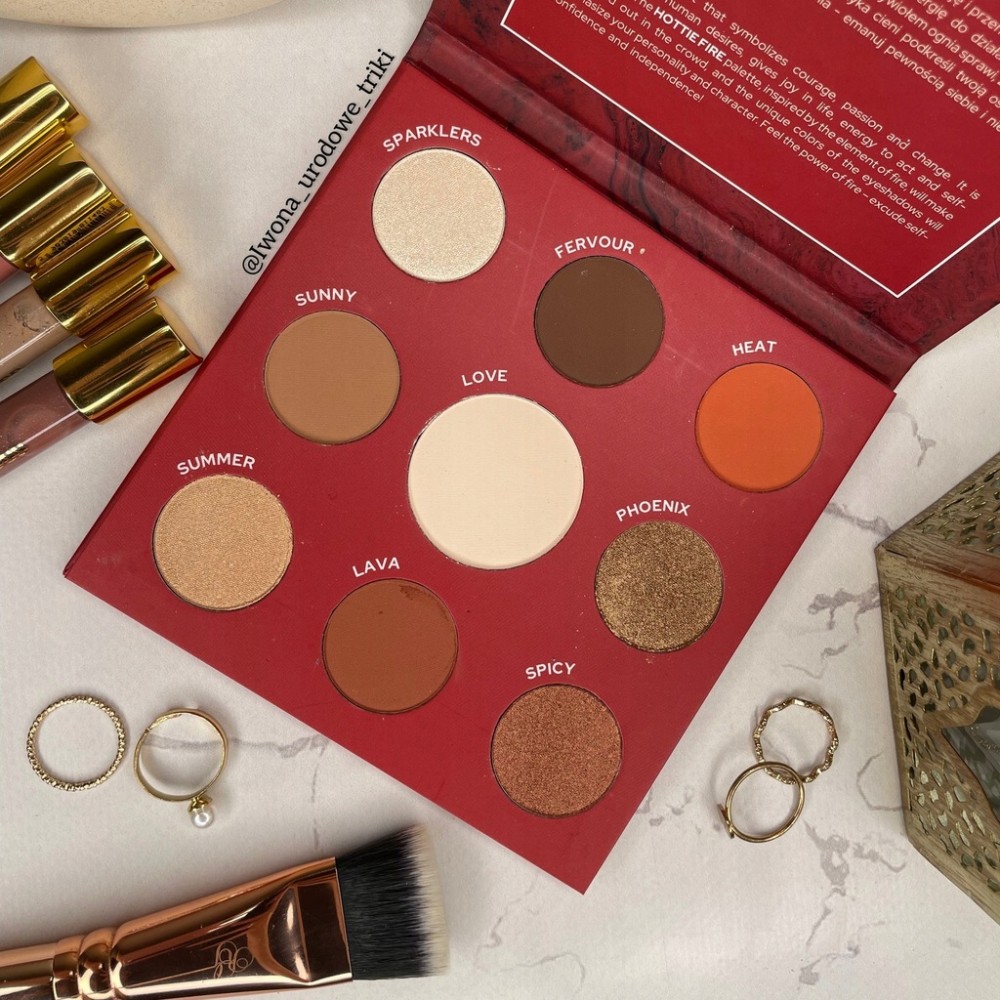 Claresa Hottie Fire Eyeshadow Palette (12g) MAKEUP