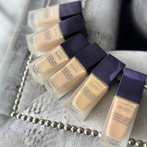 Claresa Natural Skin Tinted Serum Foundation - Light Warm 1W (32ml) MAKEUP