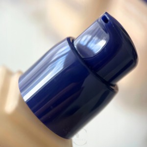 Claresa Natural Skin Tinted Serum Foundation - Medium Olive 2WO (32ml) MAKEUP