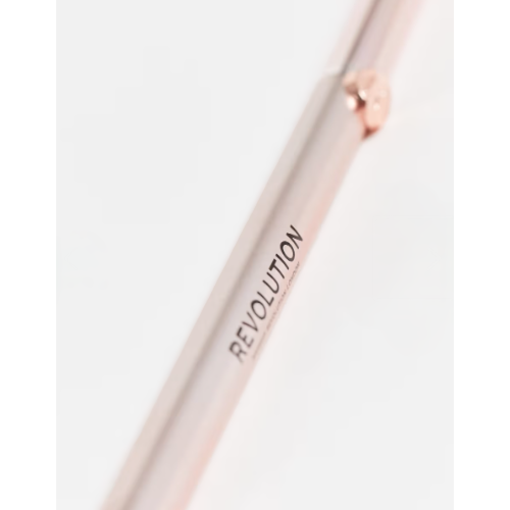 Makeup Revolution Create Fluffy Highlighter Brush R5 MAKEUP