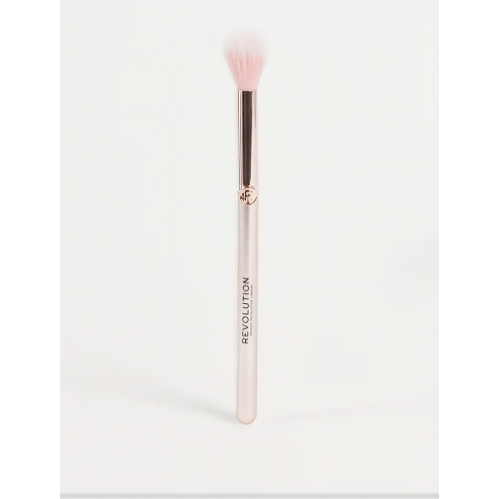 Makeup Revolution Create Fluffy Highlighter Brush R5 MAKEUP